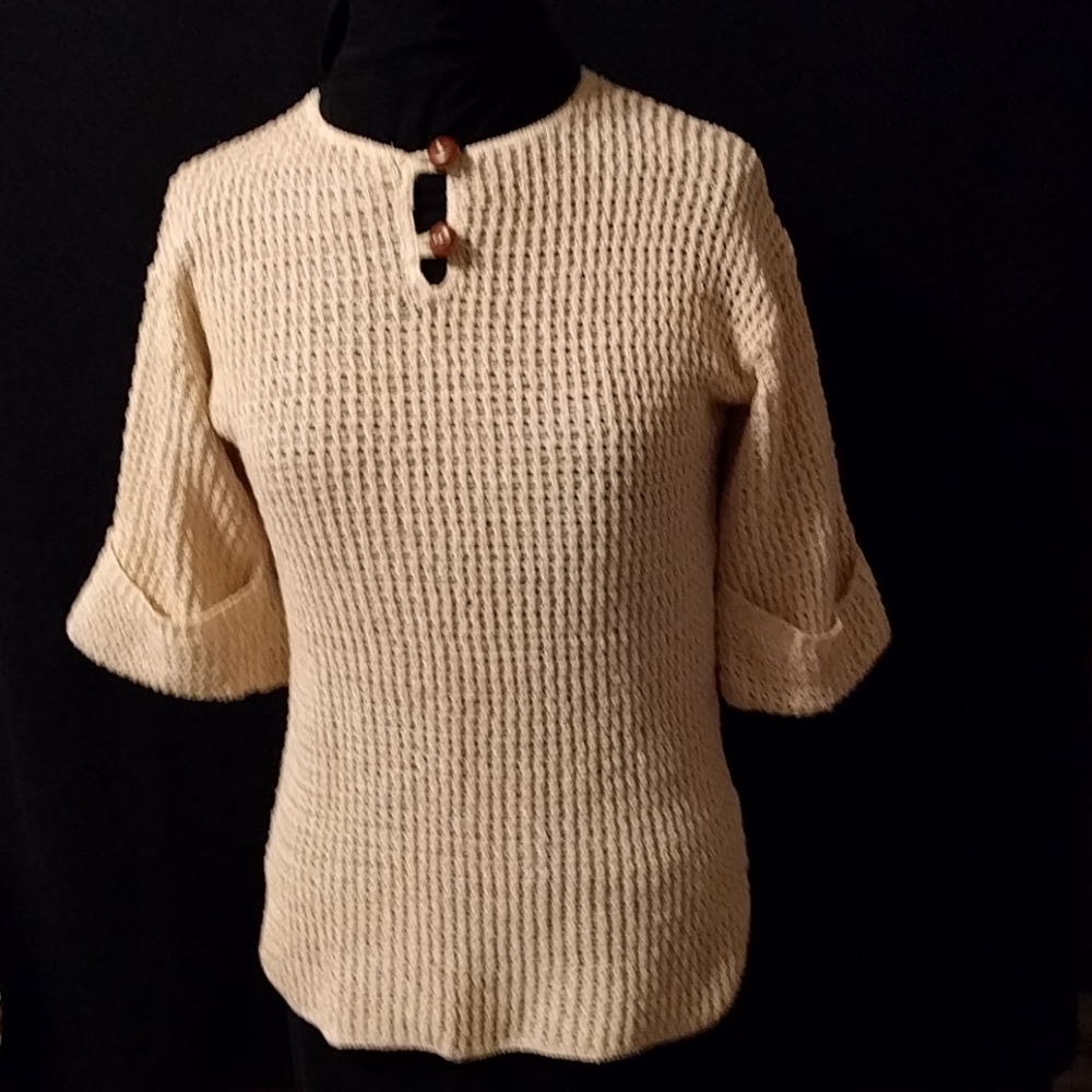 WOMEN'S SWEATER